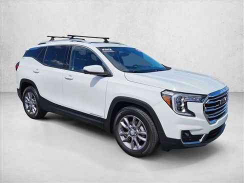 Used 2023 GMC Terrain SLT w/ Infotainment Package II FWD image 3
