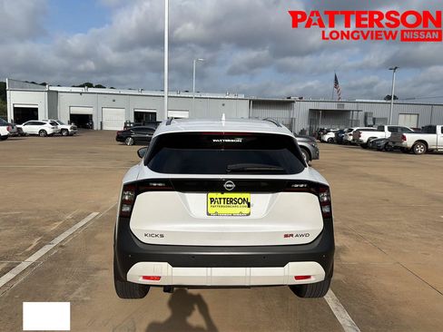 Used 2025 Nissan Kicks SR AWD/4WD image 4