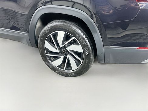 Used 2025 Volkswagen Atlas SE FWD image 11