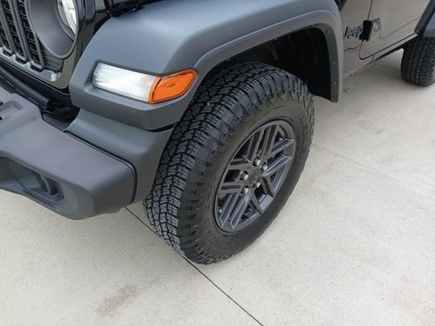 Used 2024 Jeep Wrangler Sport AWD/4WD image 9