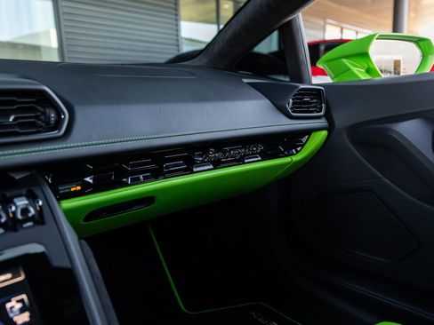 Used 2022 Lamborghini Huracan EVO image 33