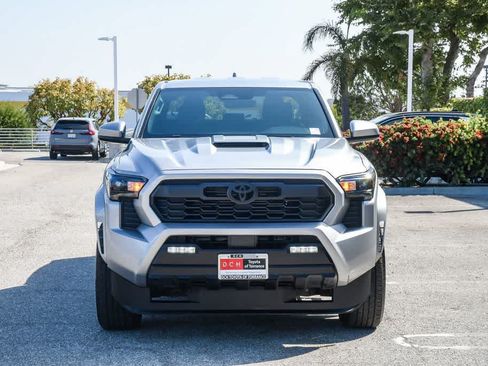 Used 2025 Toyota Tacoma TRD Sport AWD/4WD image 2