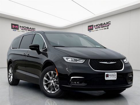New 2026 Chrysler Pacifica Select image 1