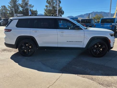 Certified 2023 Jeep Grand Cherokee L Laredo AWD/4WD image 4