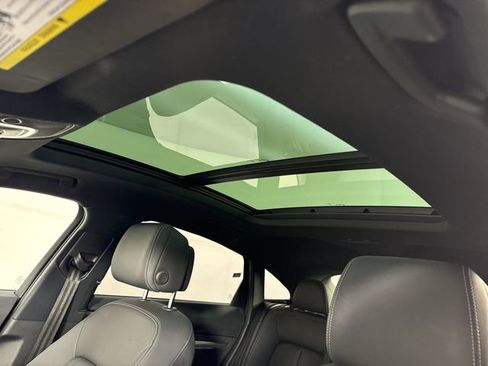 Used 2024 Audi Q8 e-tron Premium Plus image 17