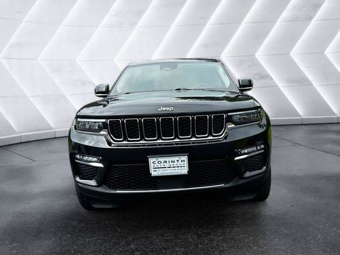 Used 2022 Jeep Grand Cherokee Limited AWD/4WD image 2