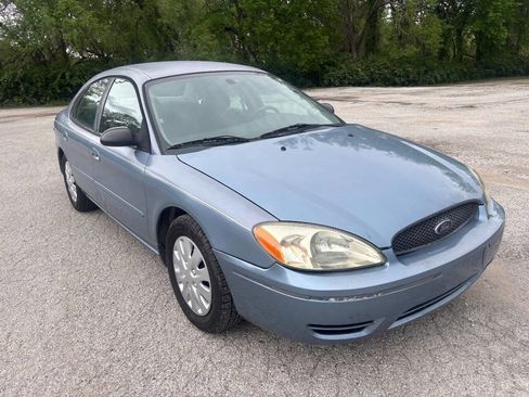 Used 2006 Ford Taurus SE image 2