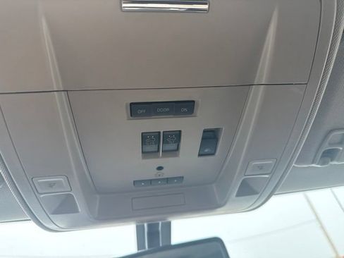 Used 2015 GMC Sierra 2500 Denali AWD/4WD image 23