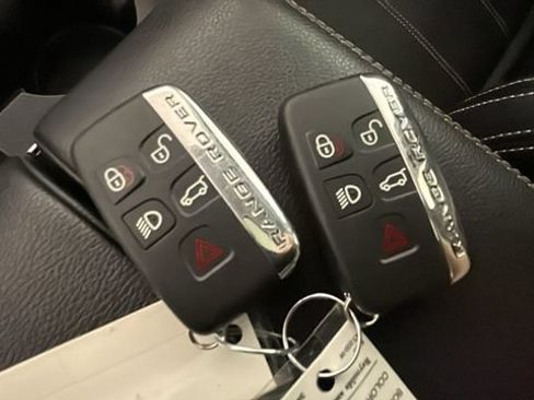 Used 2018 Land Rover Range Rover Velar S AWD/4WD image 20