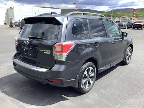 Used 2017 Subaru Forester 2.5i Premium w/ All-Weather Package AWD/4WD image 2