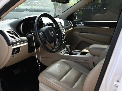 Used 2021 Jeep Grand Cherokee Limited RWD image 9