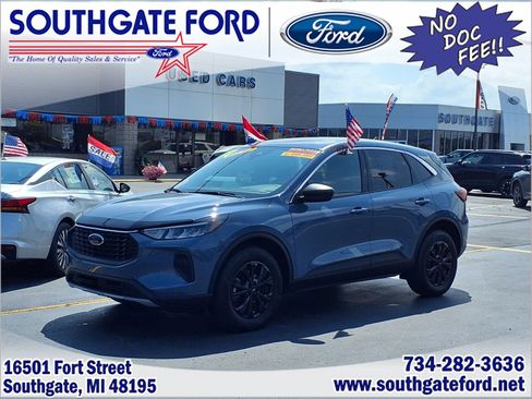 Used 2023 Ford Escape Active AWD/4WD image 1