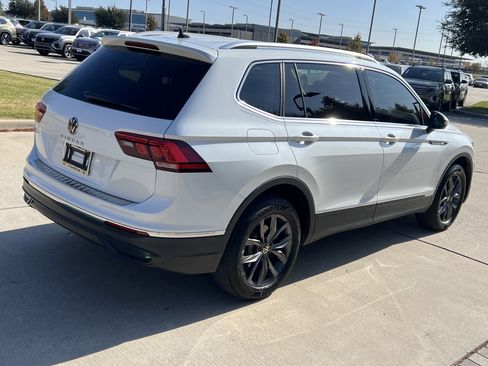 Certified 2023 Volkswagen Tiguan SE image 10