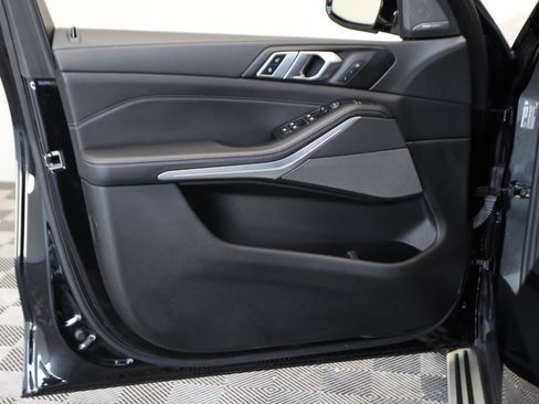 Used 2021 BMW X5 sDrive40i w/ Premium Package RWD image 19