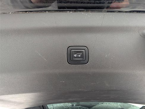 Used 2021 Chevrolet Tahoe RST image 12