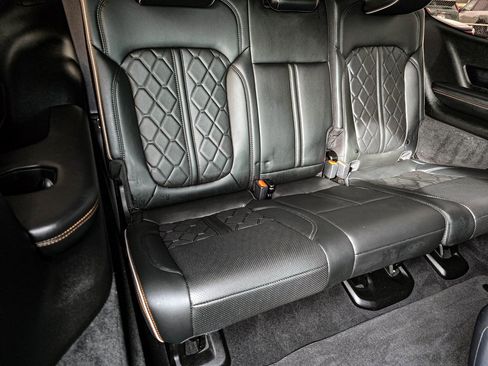 Used 2022 Jeep Grand Wagoneer Series III image 39