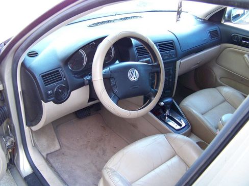 Used 2005 Volkswagen Jetta GLS image 8