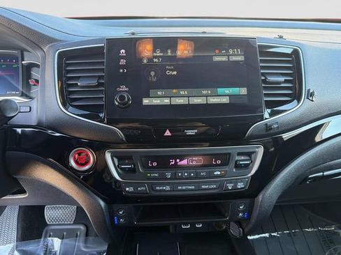 Used 2025 Honda Passport Black Edition image 29