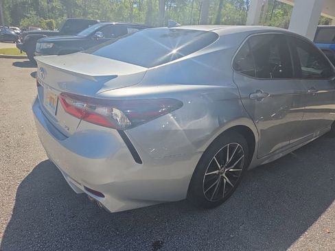 Used 2024 Toyota Camry SE FWD image 4