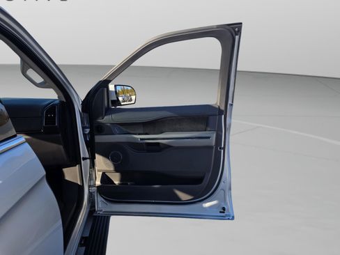 Used 2018 Ford Expedition Limited w/ Equipment Group 302A image 26