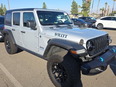 Used 2024 Jeep Wrangler Unlimited image 2