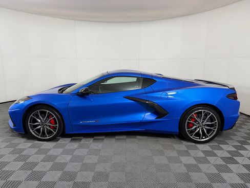 Used 2024 Chevrolet Corvette Stingray Coupe image 2