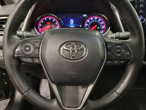 Used 2022 Toyota Camry XSE FWD image 23