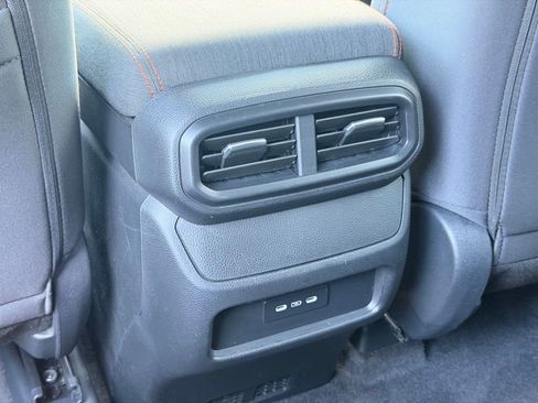 Used 2025 Honda Pilot Sport image 17