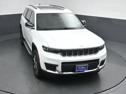 Used 2025 Jeep Grand Cherokee L Limited w/ Luxury Tech Group II AWD/4WD image 47