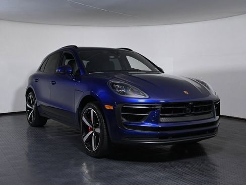 Certified 2024 Porsche Macan S AWD/4WD image 9