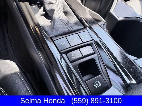 Used 2025 Toyota Camry SE FWD image 21