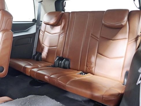 Used 2020 Cadillac Escalade Luxury AWD/4WD image 31