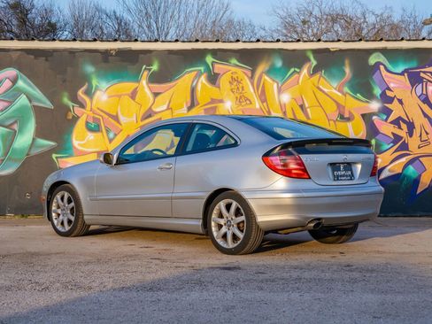 Used 2004 Mercedes-Benz C 230 Coupe image 8