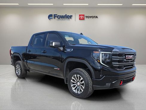 Used 2023 GMC Sierra 1500 AT4 w/ AT4 Preferred Package AWD/4WD image 1