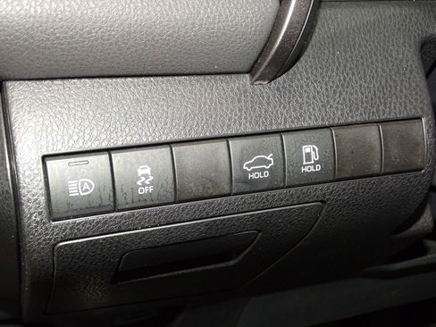 Used 2023 Toyota Camry SE image 17