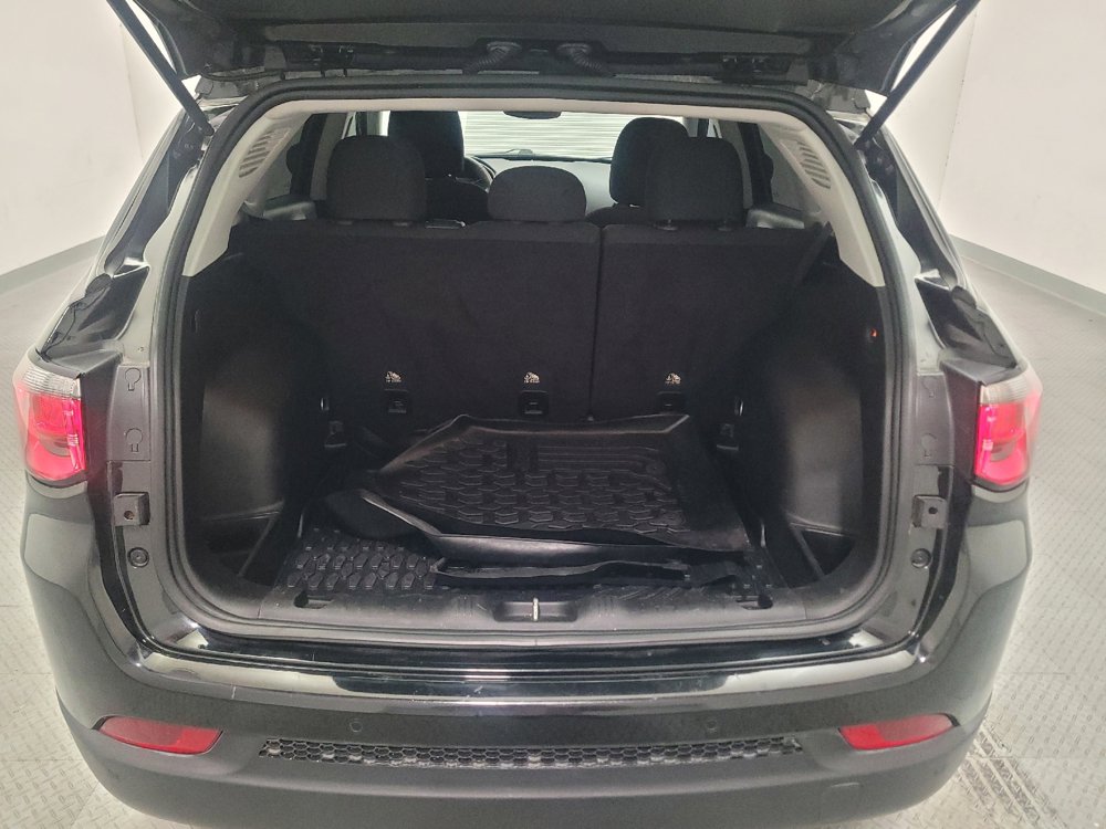 Used 2018 Jeep Compass Sport w/ Tech Group FWD image 29