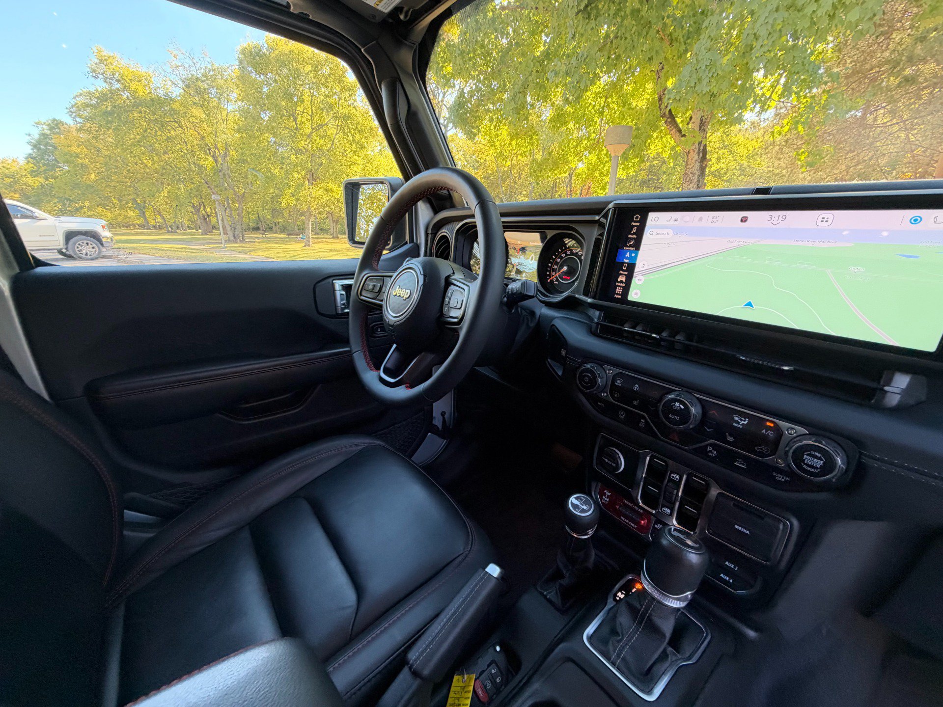 Used 2024 Jeep Wrangler Unlimited Rubicon AWD/4WD image 15