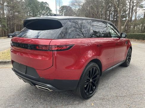 Used 2025 Land Rover Range Rover Sport SE image 9