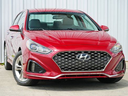 Used 2018 Hyundai Sonata SEL image 2