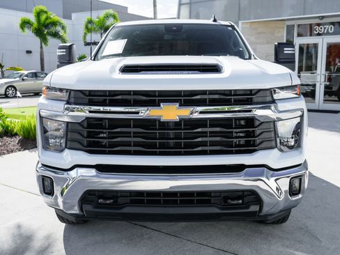 Used 2025 Chevrolet Silverado 2500 LT w/ Convenience Package image 4
