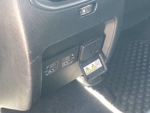 Used 2022 Jeep Cherokee Trailhawk AWD/4WD image 29