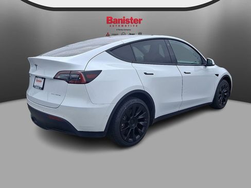 Used 2022 Tesla Model Y Long Range AWD/4WD image 4