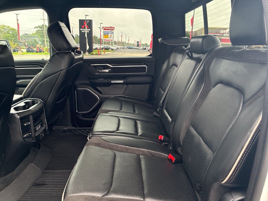 Used 2023 RAM 1500 Laramie AWD/4WD image 17