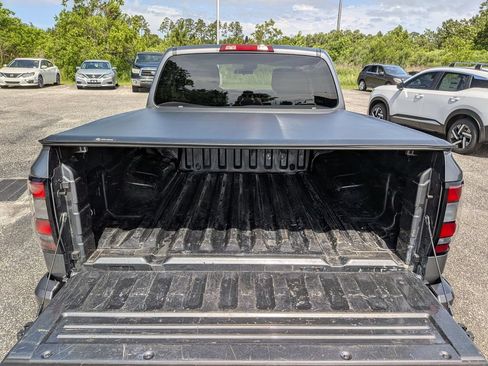 Used 2024 Nissan Frontier SV RWD image 25