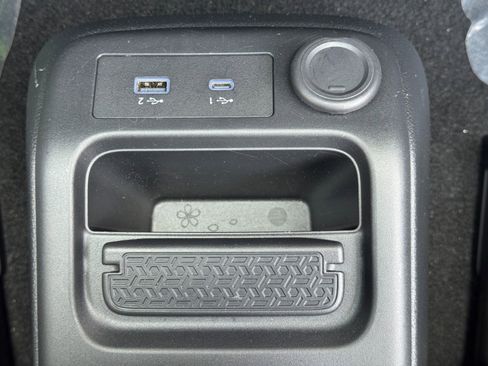 Used 2023 Nissan Ariya FWD image 33
