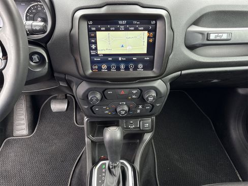 Used 2021 Jeep Renegade Latitude image 28