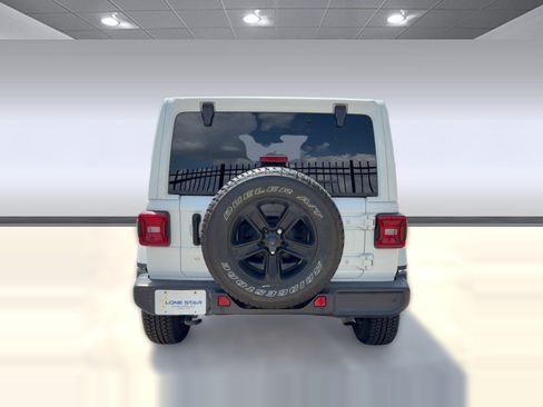 Used 2019 Jeep Wrangler Unlimited Sahara AWD/4WD image 10