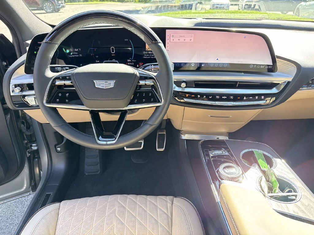 Used 2026 Cadillac Lyriq Signature Luxury w/ Nappa Leather Package AWD/4WD image 30