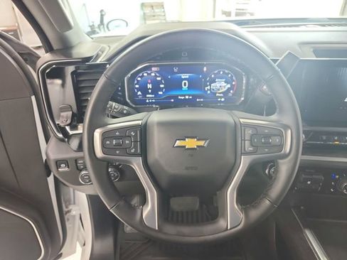 Used 2025 Chevrolet Silverado 2500 LTZ w/ LTZ Convenience Package AWD/4WD image 23