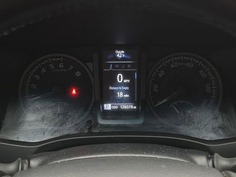 Used 2021 Toyota Tacoma TRD Off-Road w/ Technology Package image 32